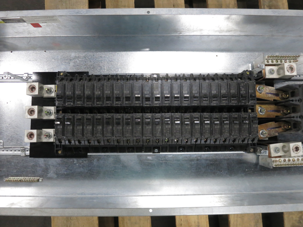 GE AQF3424JBX 300A Main Breaker Panel Board 208Y/120 A Series II